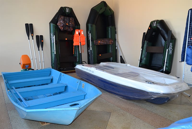 Резиновые и корпусные лодки в магазине "Рыбалка и Туризм"