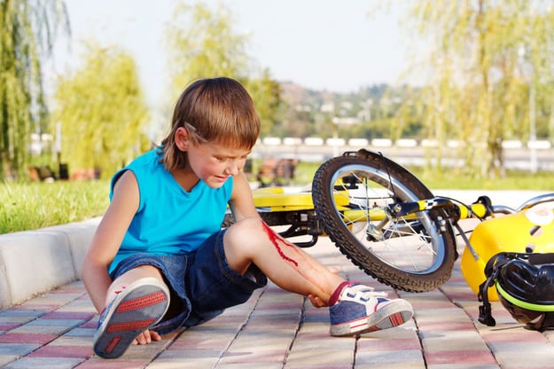 Последствия падения ребенка без защиты с велосипеда