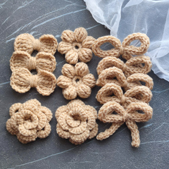 Квітка об'ємна в'язана бежева (ручна работа)