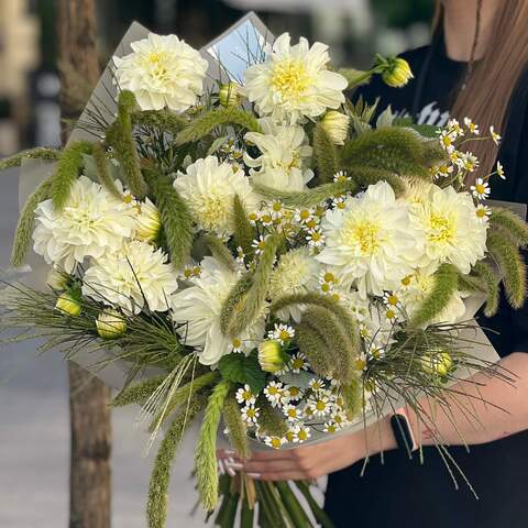 Field bouquet «Fluffy meadow», Flowers: Setaria, Dahlia, Tanacetum, Rubus Idaeus