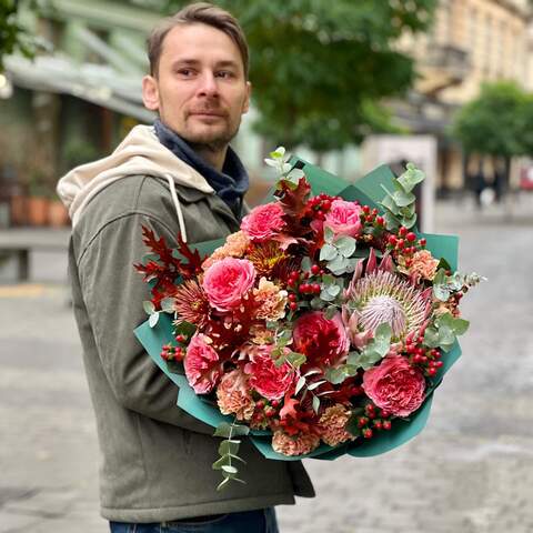 Exquisite winter bouquet with protea «Holiday Star», Flowers: Hypericum, Dianthus, Pion-shaped rose, Eucalyptus, Protea, Chrysanthemum, Oak leaves