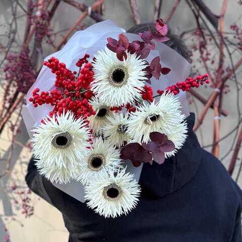 Photo of Interesting bouquet with gerberas «Silver Web»