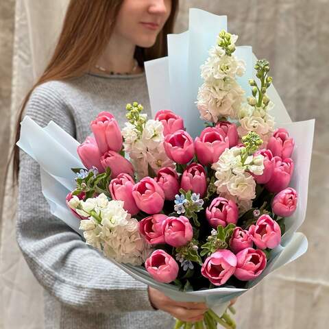 Букет «Розовое кружево», Цветы: Тюльпан, Маттиола, Оксипеталум