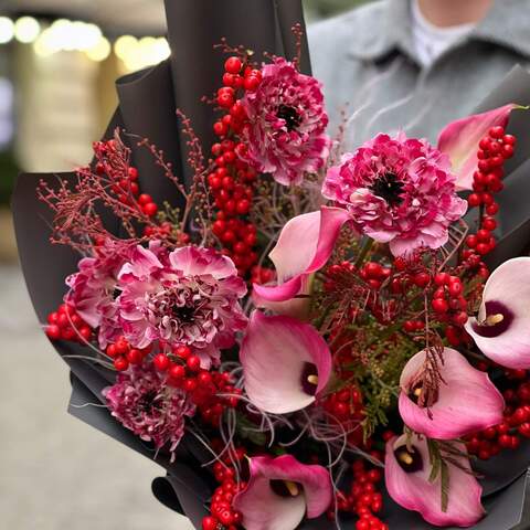 Photo of Bouquet of exclusive Japanese ranunculi and pink callas «Sweet Kyoto»