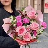 Photo of Ніжний букет із запашною трояндою Pink O’Hara «Рідний аромат»