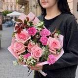 Photo of Ніжний букет із запашною трояндою Pink O’Hara «Рідний аромат»