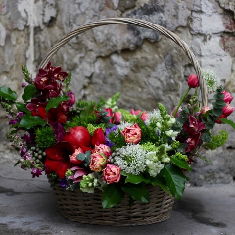 Arrangement of flowers in the basket «Chic», Elegant basket with flowers, will not leave without delight. For those who understand and can afford.