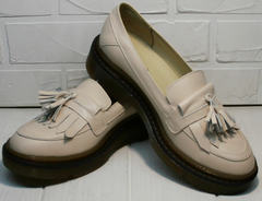 Красивые женские туфли лоферы с кисточкой Markos S-6 Light Beige.