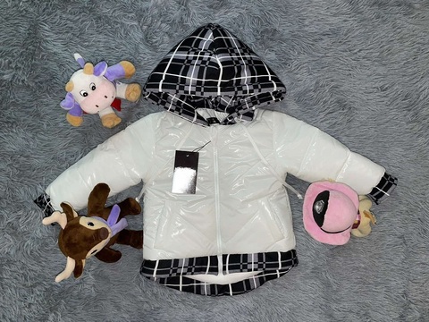 Куртка детская демисезонная с трикотажным капюшоном белая