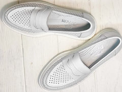 Белые кроссовки женские - туфли с перфорацией Derem 372-17 All White.