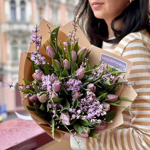 Фіолетовий букет з тюльпанів та геністи «Весняний бузковий», Квіти: Тюльпан, Геніста
