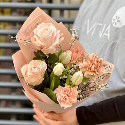 Букет «Абрикосовое прикосновение», Цветы: Роза, Тюльпан, Диантус, Гениста
