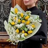 Photo of 13 tulips in a bouquet «Aromatic Sun»