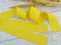 Стрічка з тканини з хвилястим краєм жовта відріз 50 см