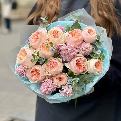 Изысканный букет с пионовидными розами Джульетта и гиацинтами «Романтическая серенада», Цветы: Роза пионовидная, Гиацинт, Оксипеталум