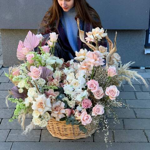 Flower basket «Love in Versailles», Flowers: Rose, Syringa, Pion-shaped rose, Tulip pion-shaped, Genista, Cortaderia