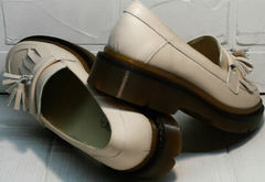 Закрытые женские туфли без каблука Markos S-6 Light Beige.