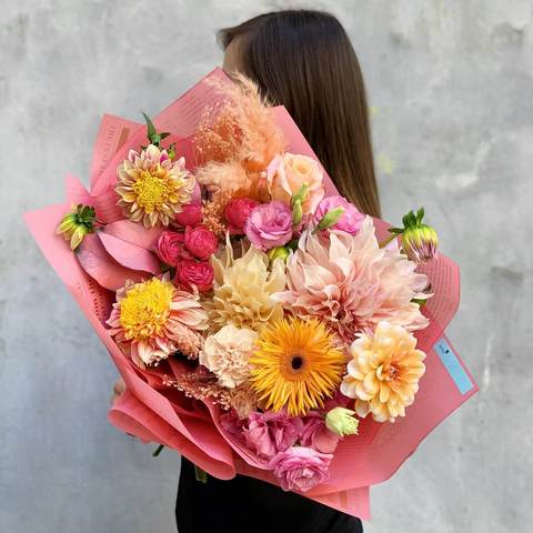 Bouquet «Flower rays», Flowers: Dahlia, Rose, Pion-shaped rose, Eustoma, Dianthus, Salal, Cortaderia