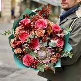 Photo of Exquisite winter bouquet with protea «Holiday Star»