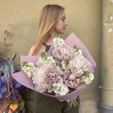 Bouquet «Coolness», Flowers: Matthiola, Paeonia