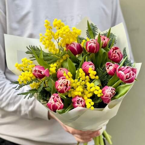 Букет «Тосканская весна», Цветы: Тюльпан, Мимоза