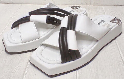 Білі шльопанці жіночі на платформі 2,5 см. Шкіряні шльопанці босоніжки з квадратним носком GUERO White-Black.