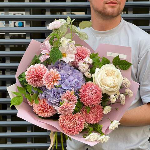 Bouquet «August gift», Flowers: Hydrangea, Dahlia, Aster, Cosmos, Rubus Idaeus, Spray Chrysanthemum