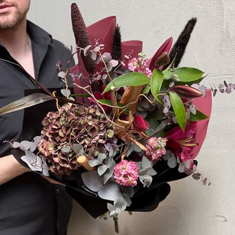 Interesting autumn bouquet «Burgundy Kingdom», Flowers: Eucalyptus, Lilium, Hydrangea, Matthiola, Lagurus, Corn