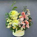 Photo of Box with flowers «Cream lemon»