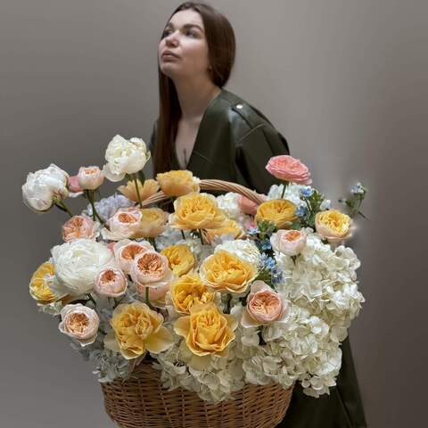 Photo of Luxurious flower basket «Royal Gold»