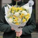 Photo of Warm bouquet with spray peony roses «Snow-covered Meadow»