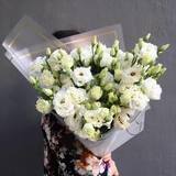 Photo of 19 Eustoma in a bouquet