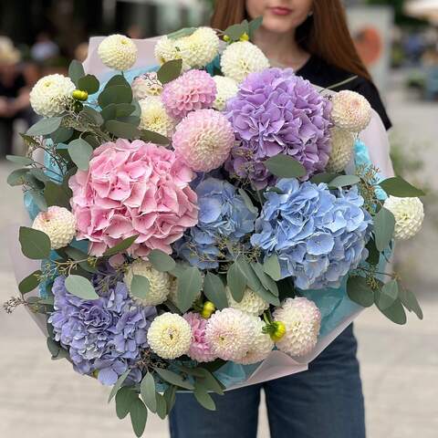 Colorful delicate bouquet «Pearl of the Nile», Flowers: Dahlia, Eucalyptus, Hydrangea