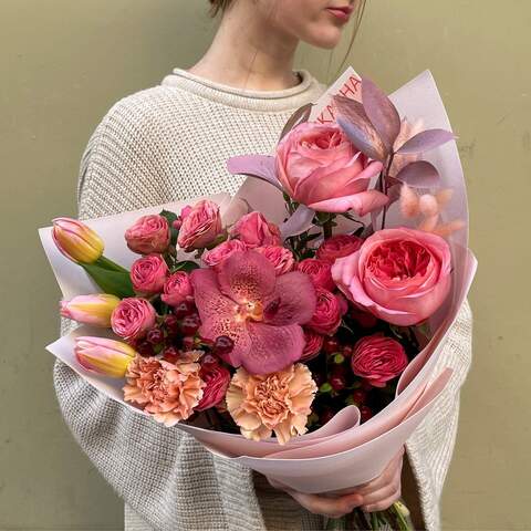 Bouquet «Ruddy Darynka», Flowers: Pion-shaped rose, Phalaenopsis, Dianthus, Tulipa, Hypericum, Ruscus