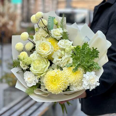 Bouquet «You are beautiful!», Flowers: Chrysanthemum, Pion-shaped rose, Eustoma, Dahlia, Dianthus, Brassica