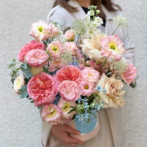 Box with flowers «Tenderness of the dawn», Flowers: Pion-shaped rose, Eustoma, Rose, Oxypetalum, Hydrangea, Eucalyptus