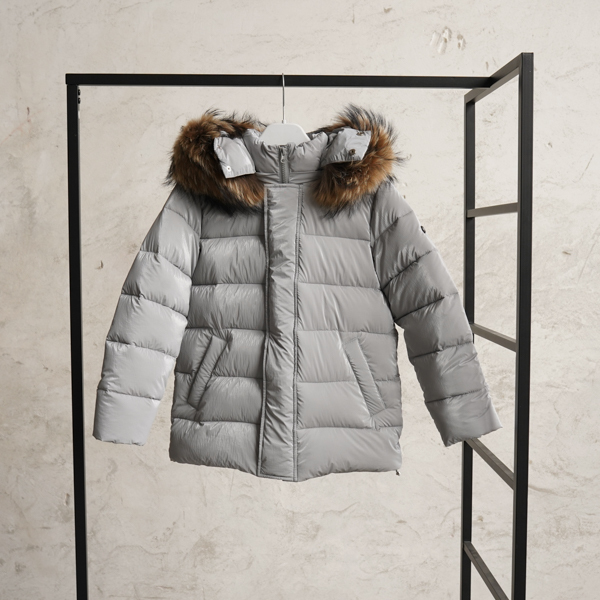 Підліткова зимова куртка з натуральноі опушки в світло сірому кольорі для дівчинки та хлопчика
