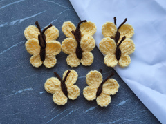 Метелик в'язаний жовтий (ручна работа)