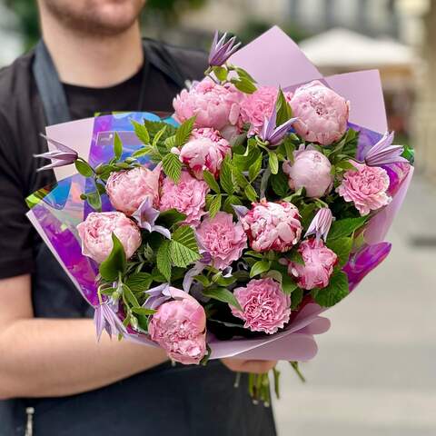 Interesting bouquet with peonies and clematis «Pink Disco», Flowers: Paeonia, Dianthus, Rubus Idaeus, Clematis