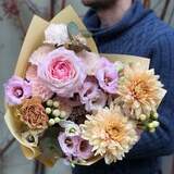 Photo of Romantic bouquet in warm shades «Golden time»