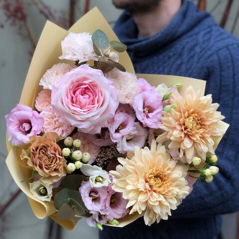 Romantic bouquet in warm shades «Golden time»