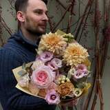 Photo of Romantic bouquet in warm shades «Golden time»