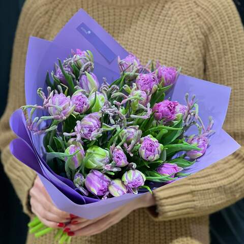Букет «Сиреневый привет», Цветы: Тюльпан, Анигозантус