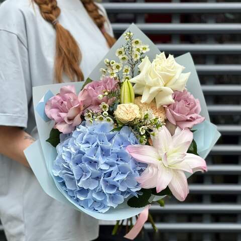 Bouquet «Heavenly Compliment», Flowers: Hydrangea, Rose, Lilium, Chamelaucium