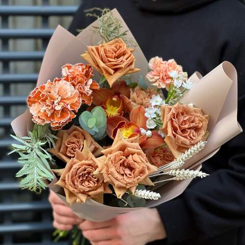 Bouquet «Caramel kiss», Flowers: Rose, Dianthus, Eucalyptus, Mimosa, Cymbidium