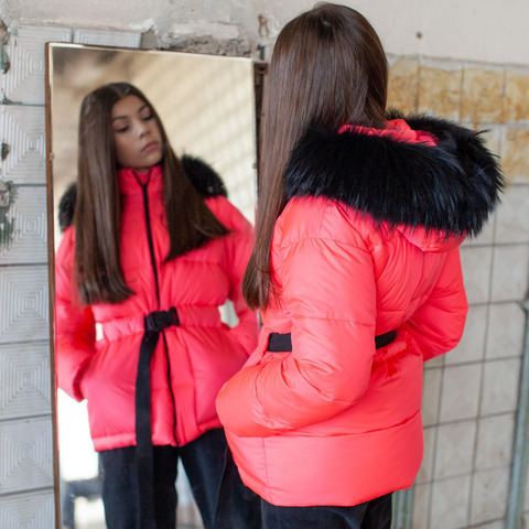 Підліткова зимова куртка рожевого кольору на дівчинку