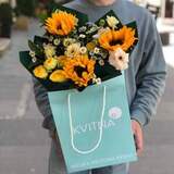 Photo of Sunny bouquet in a field style «Golden Sparks»