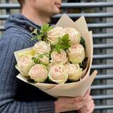 Photo of 11 Garden Spirit roses in a bouquet «Pearl of the Earth»