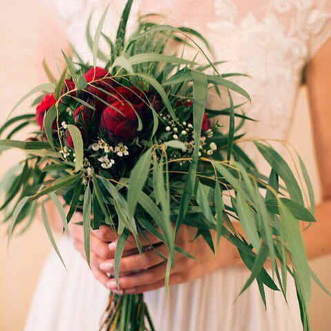 Весільний букет «Сонячна Італія», Легкий букет нареченої з яскравою основою троянди піано