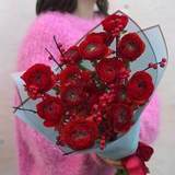Photo of Bouquet of red ranunculi «Conqueror of Hearts»